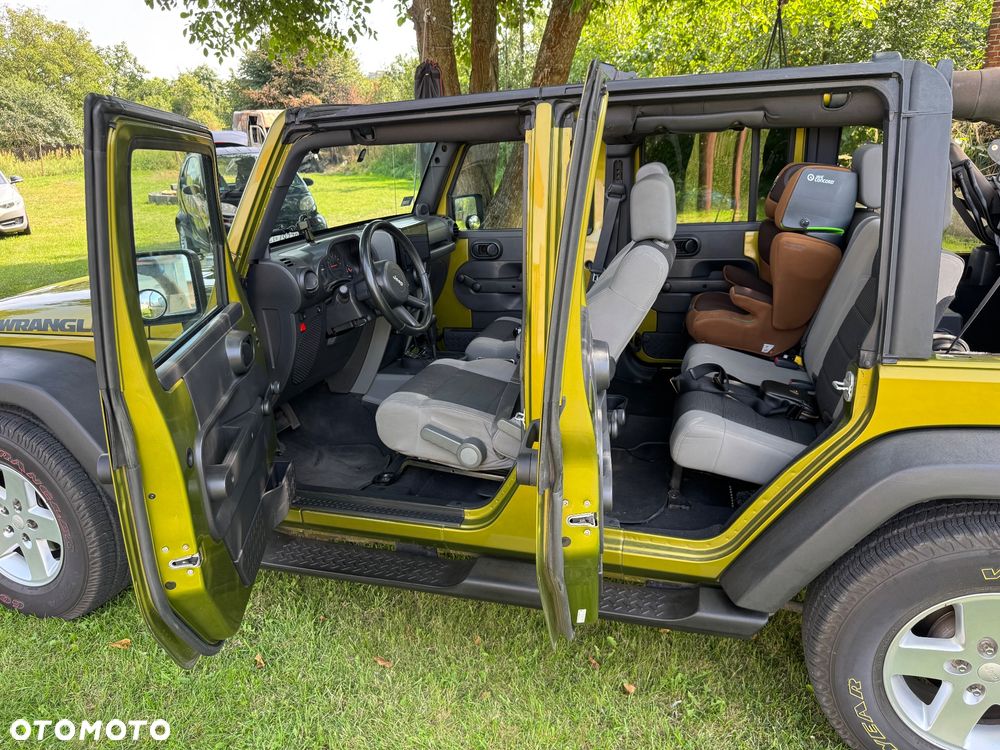 Jeep Wrangler Unlimited 3.8 Automatik Sahara - 6