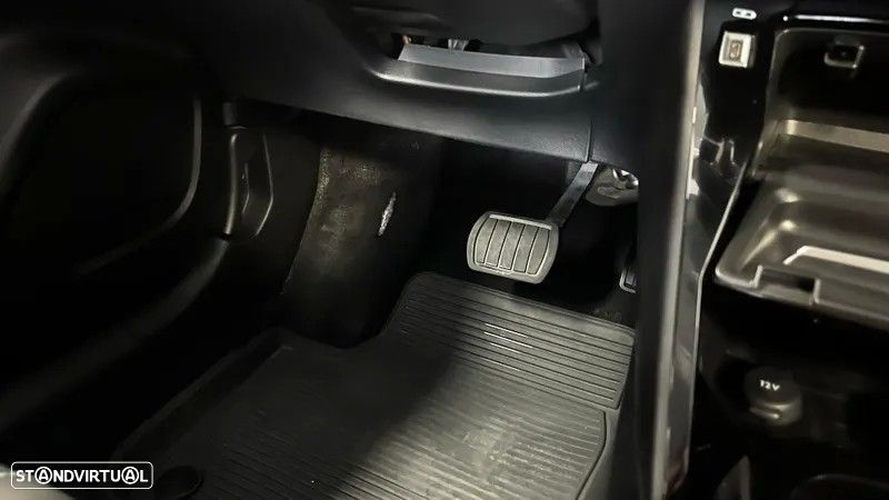 Peugeot e-2008 50 kWh Allure - 41