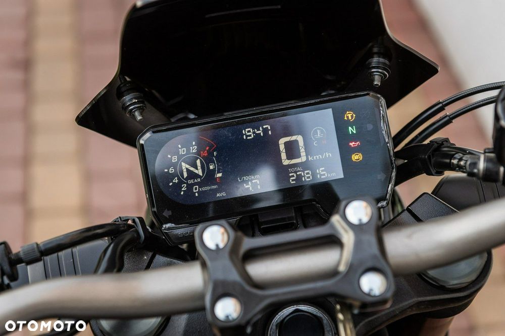 Honda CB - 8