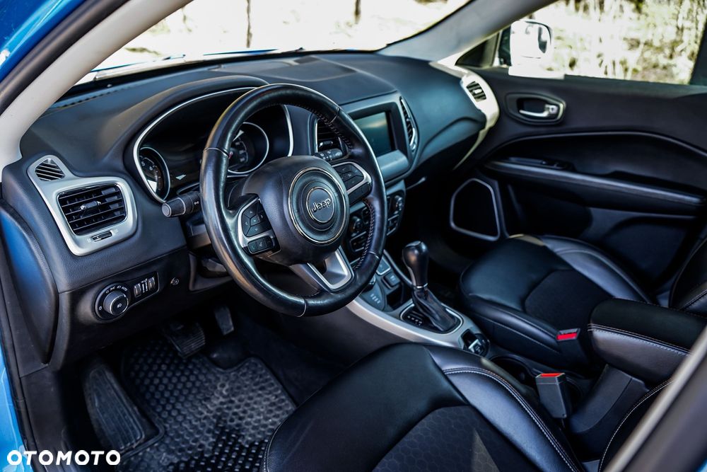 Jeep Compass - 12