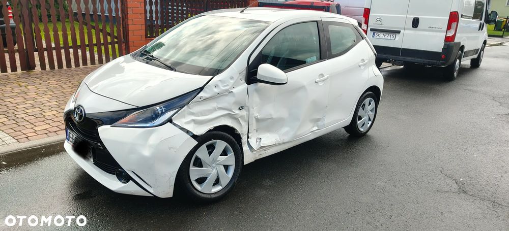 Toyota Aygo x-cite - 3