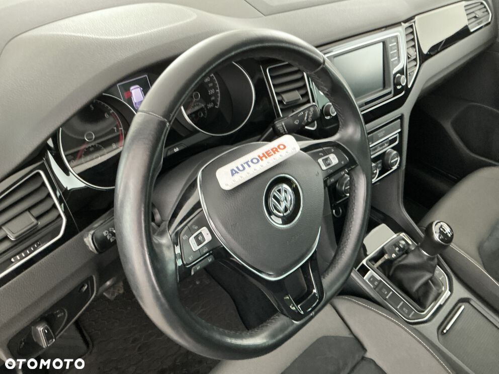 Volkswagen Golf - 32