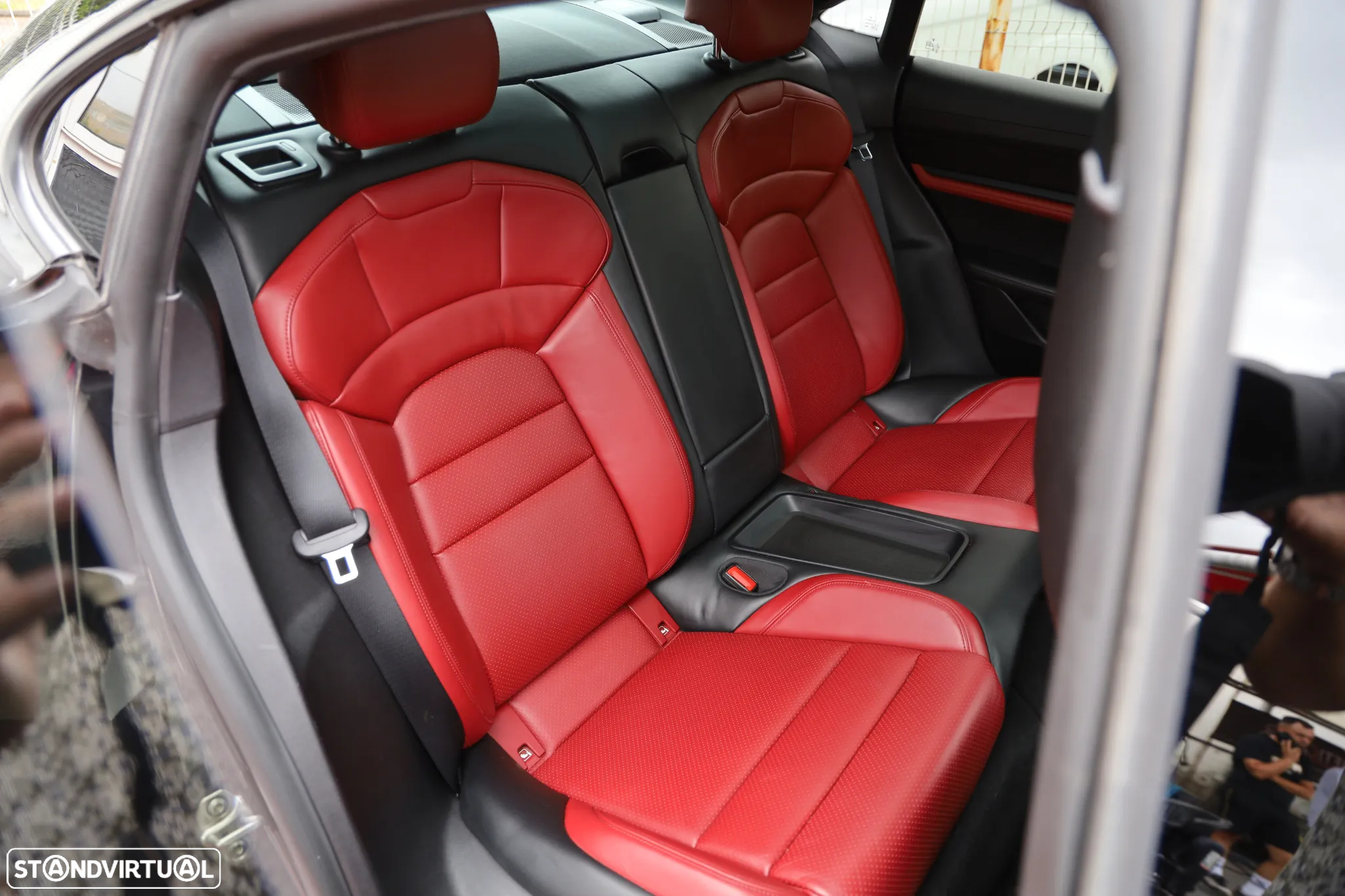 Porsche Taycan 4S - 15