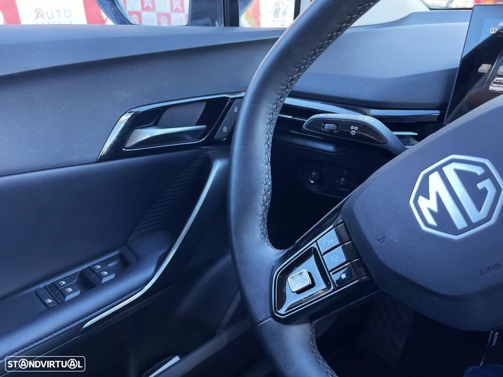 MG MG4 64 kWh Luxury - 24