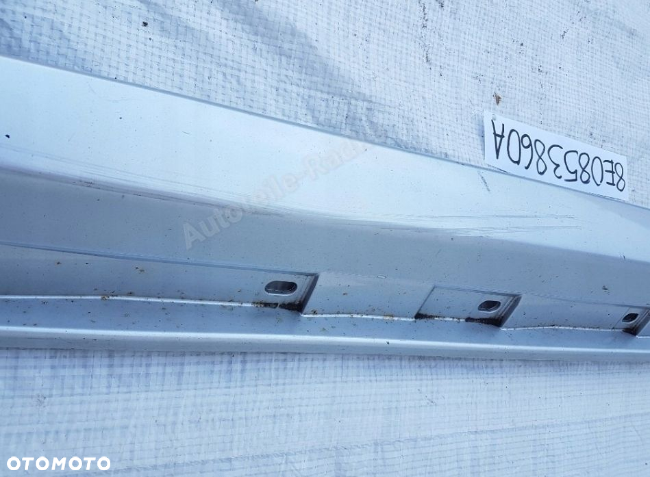 AUDI A4 B7 LISTWA PROGOWA PRAWA SREBRNA 8E0853860A - 2