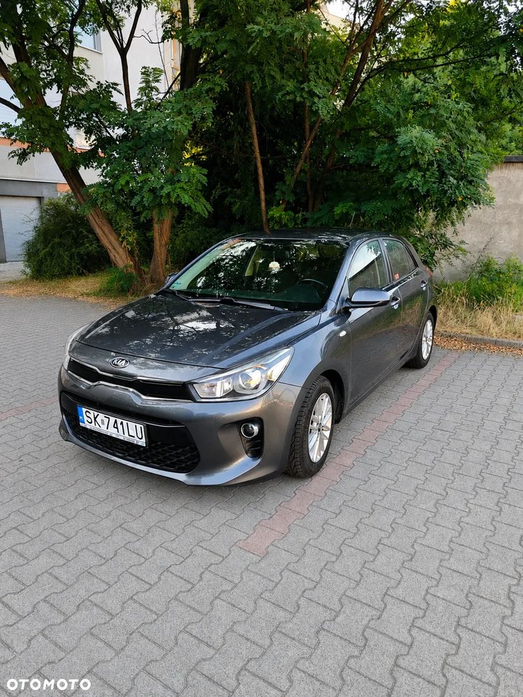 Kia Rio 1.2 L - 1