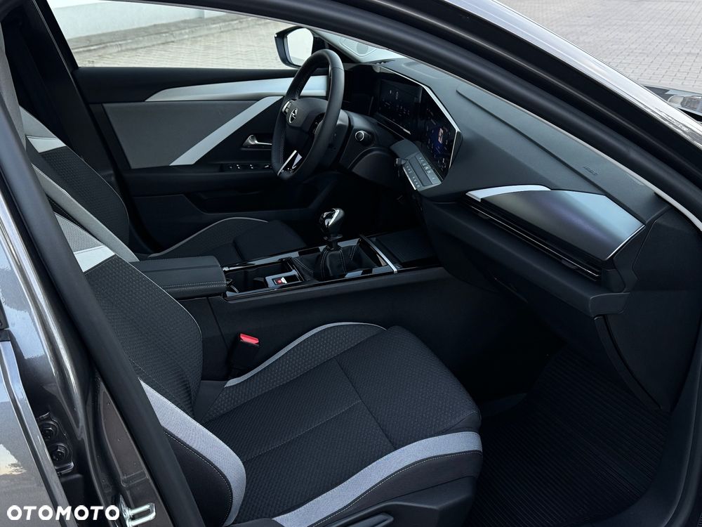 Opel Astra 1.2 Turbo - 8