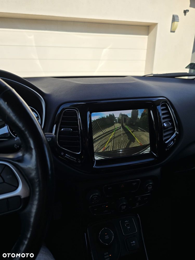 Jeep Compass - 28