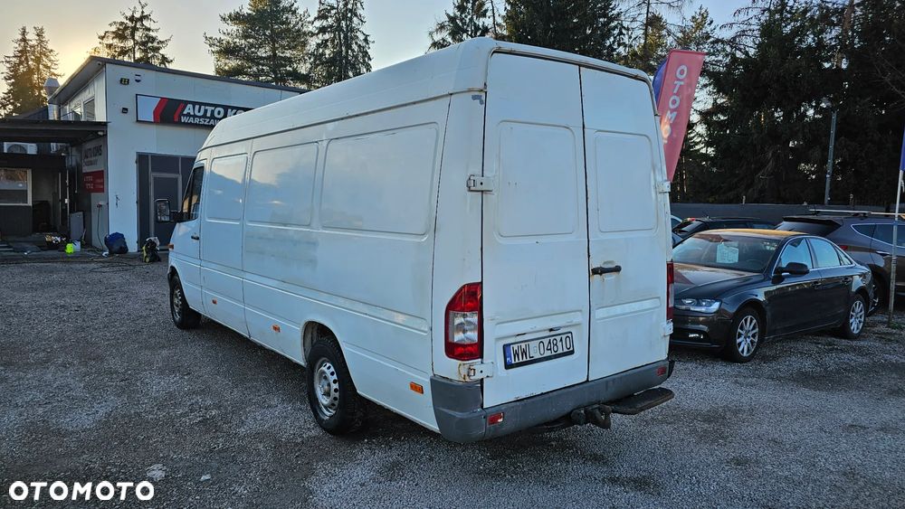 Mercedes-Benz Sprinter - 4