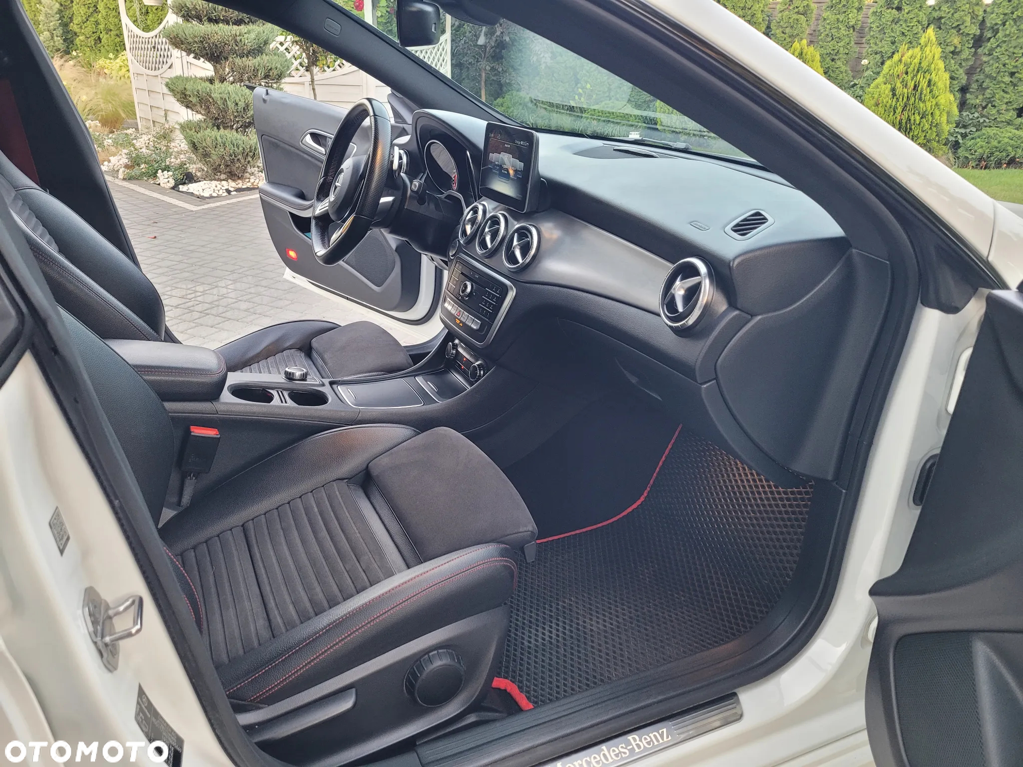 Mercedes-Benz CLA 200 7G-DCT AMG Line - 18