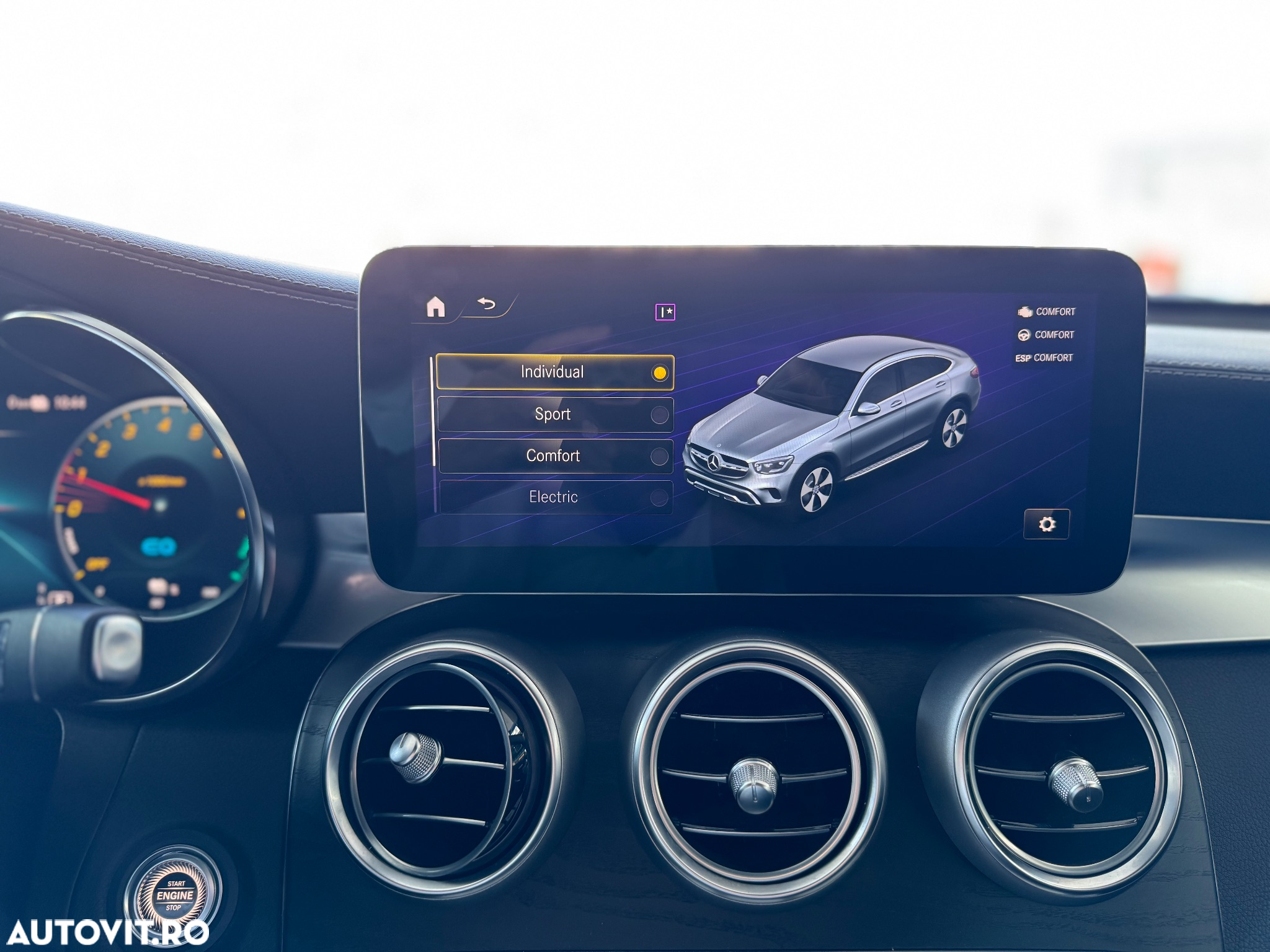 Mercedes-Benz GLC Coupe 300 e 4Matic 9G-TRONIC AMG Line Plus - 27