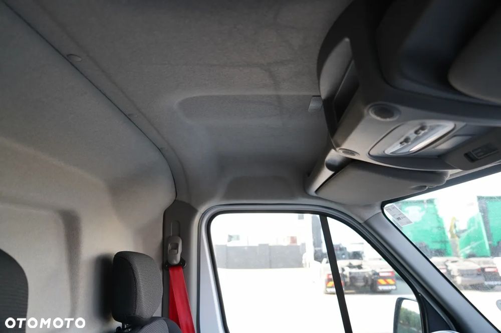 Renault MASTER / BLASZAK / FURGON / 2023 - 32