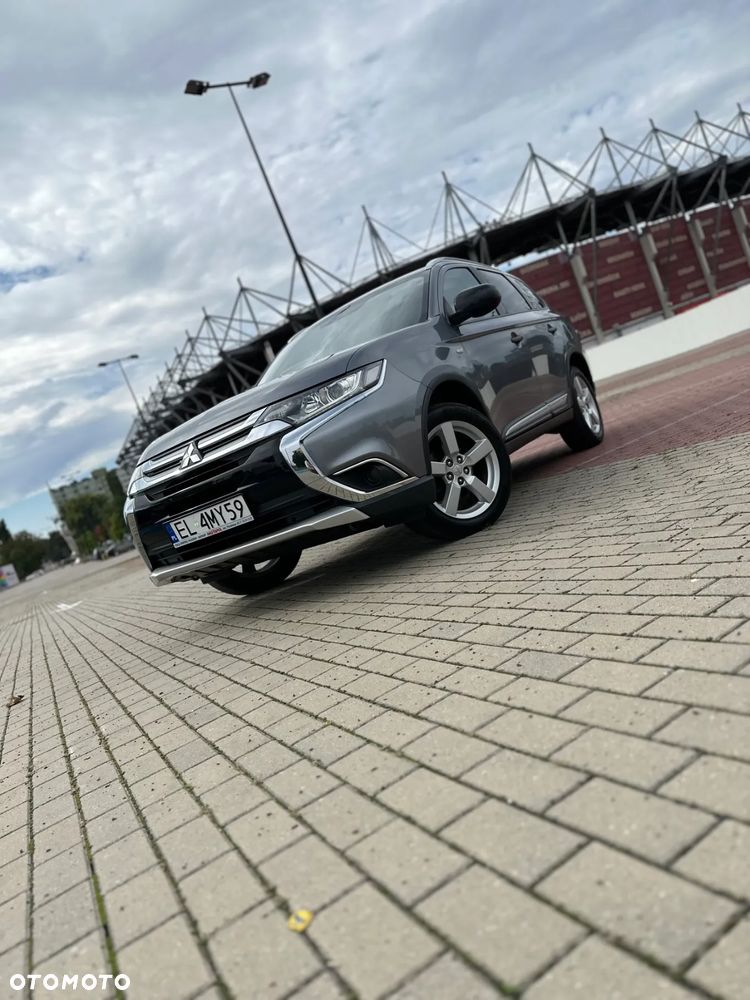 Mitsubishi Outlander 2.0 2WD SUV-Star - 11