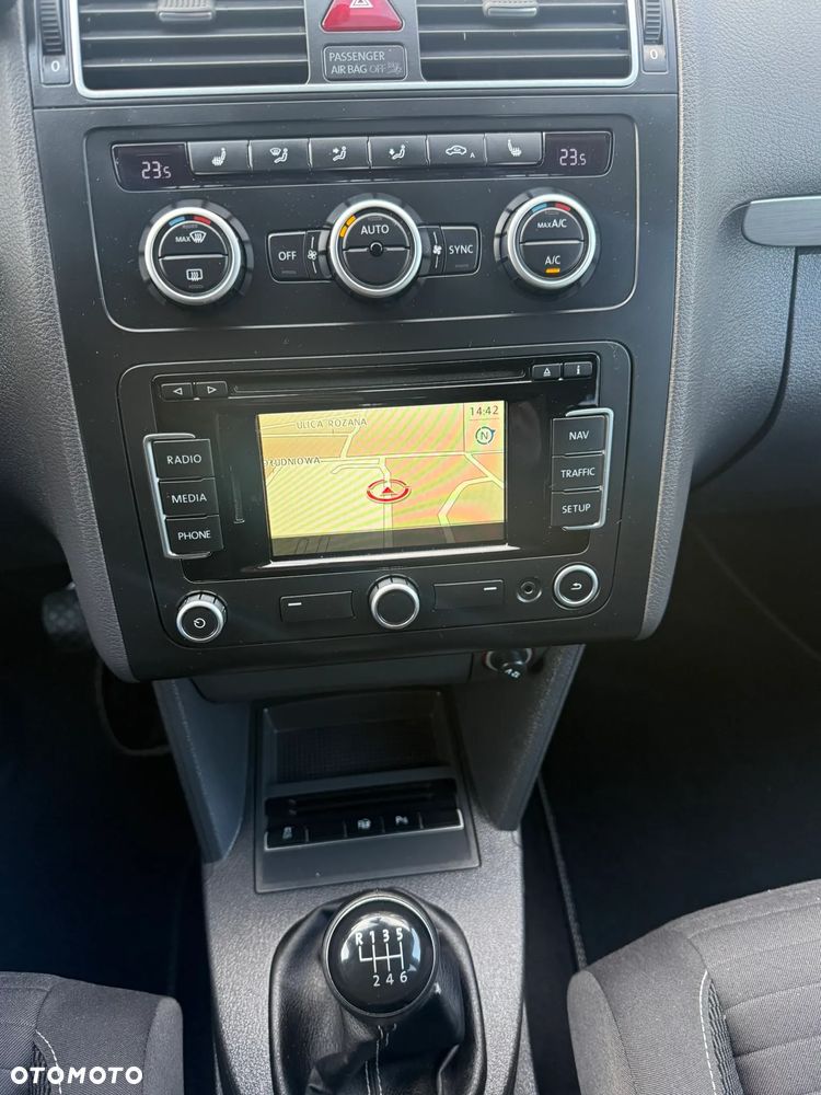 Volkswagen Touran - 38