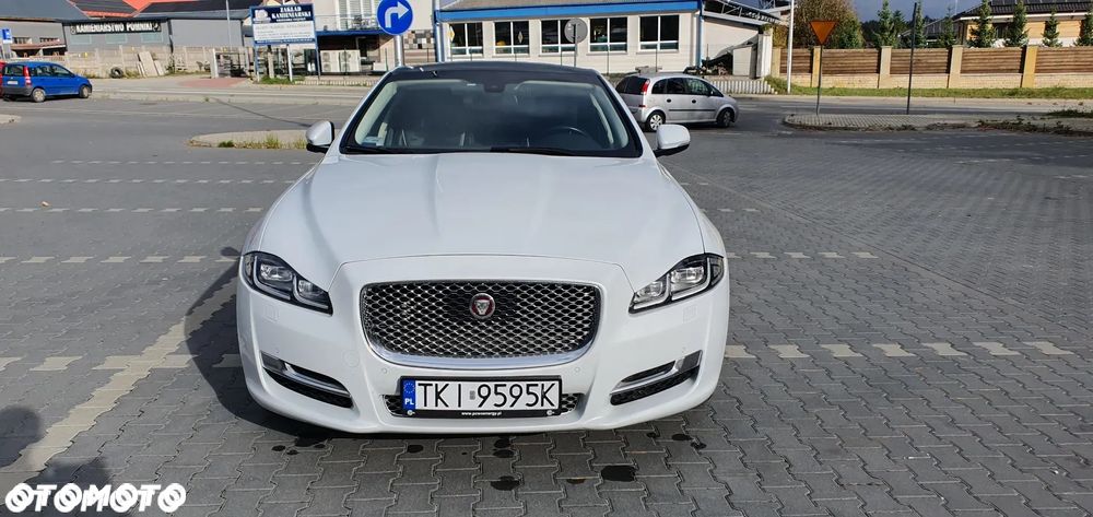 Jaguar XJ 3.0 D V6 LWB Portfolio - 2