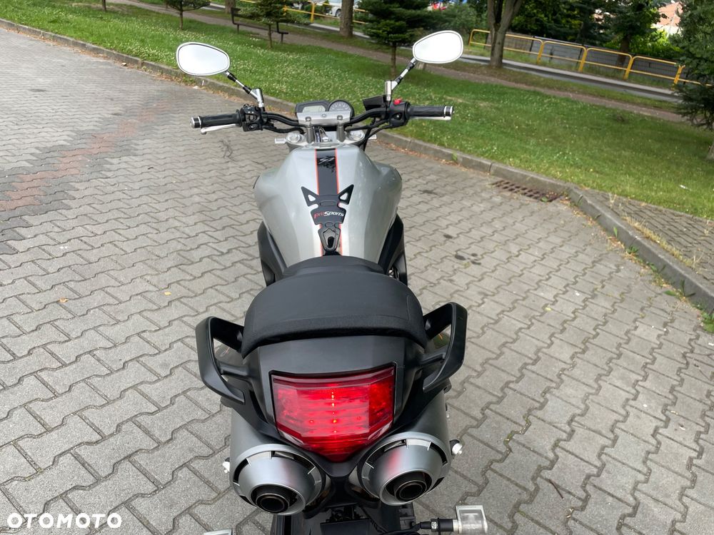 Yamaha FZ6 - 18