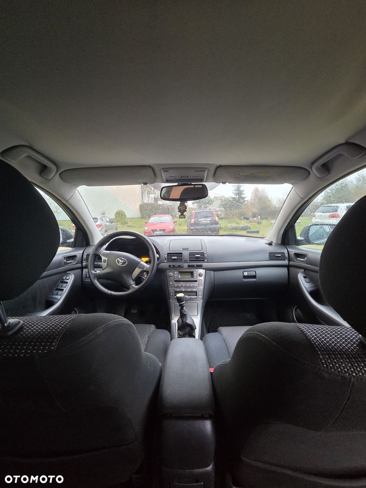 Toyota Avensis - 5