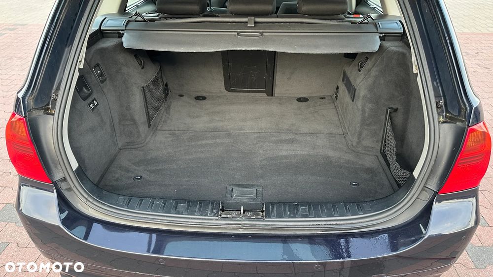 BMW Seria 3 318d - 16
