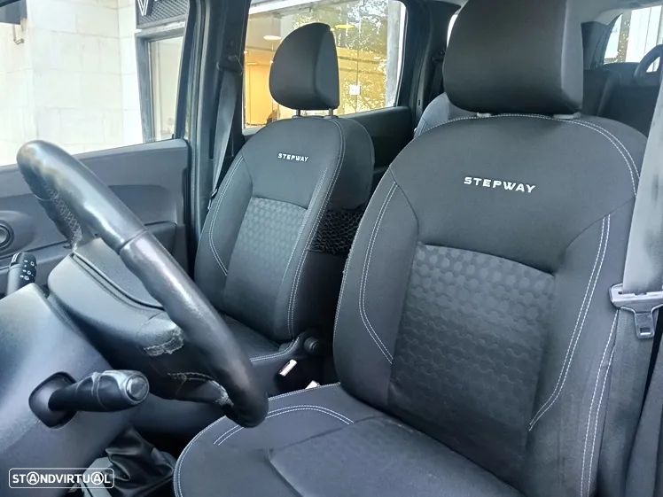 Dacia Lodgy TCe 115 Stepway - 46