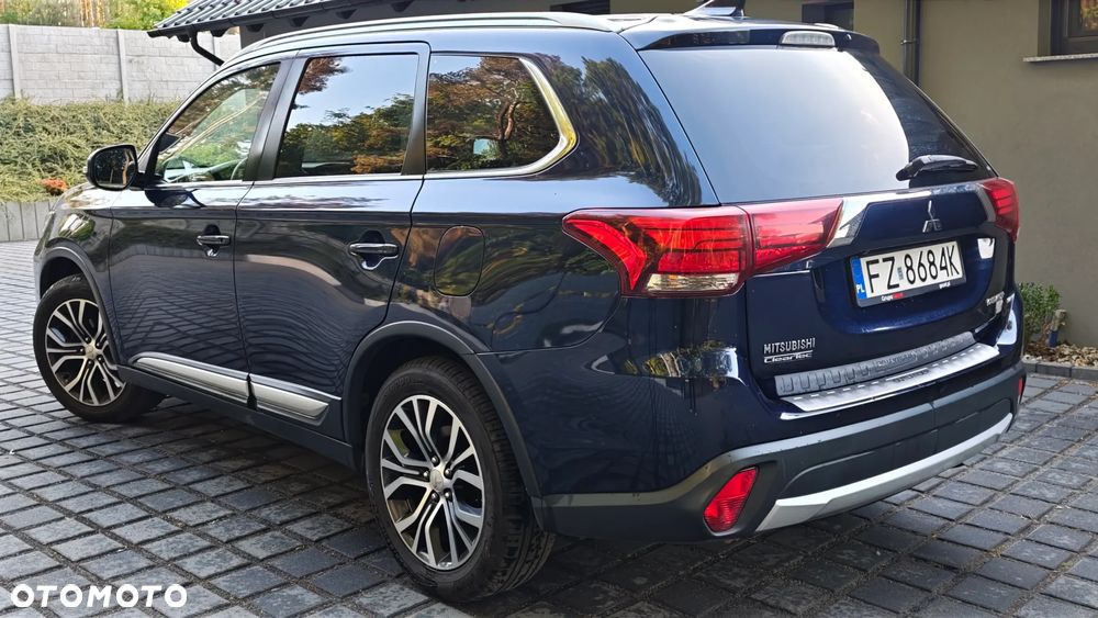 Mitsubishi Outlander 2.0 Intense + Navi 4WD CVT - 4