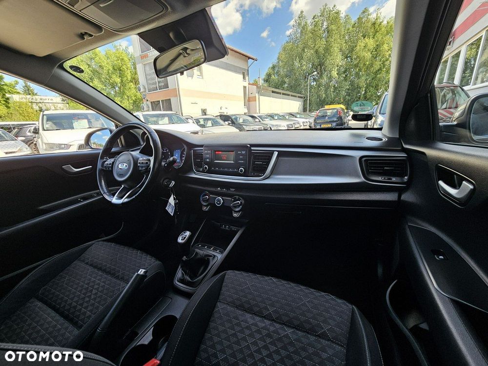 Kia Rio 1.0 T-GDI 100 Dream-Team Edition - 24