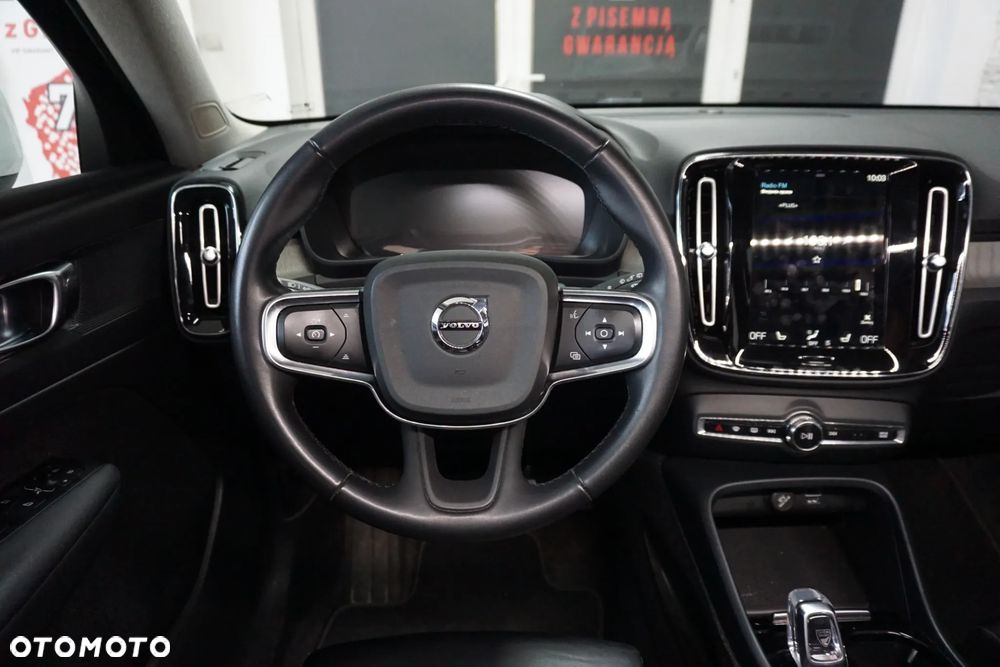Volvo XC 40 B4 B AWD Momentum Pro - 26