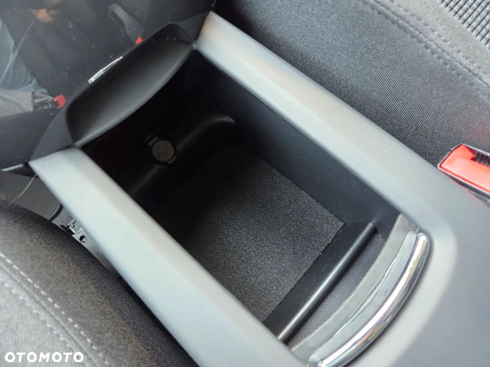 Peugeot 5008 e-HDI 115 ETG6 Stop&Start Allure - 26