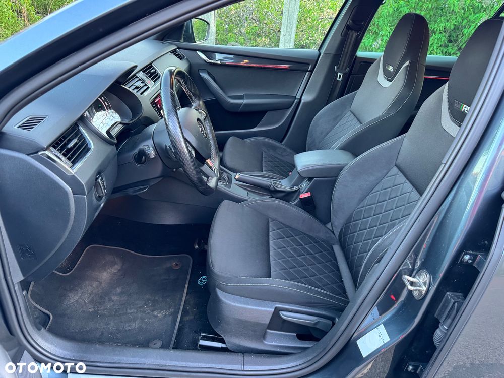 Skoda Octavia 2.0 TDI DSG RS - 21