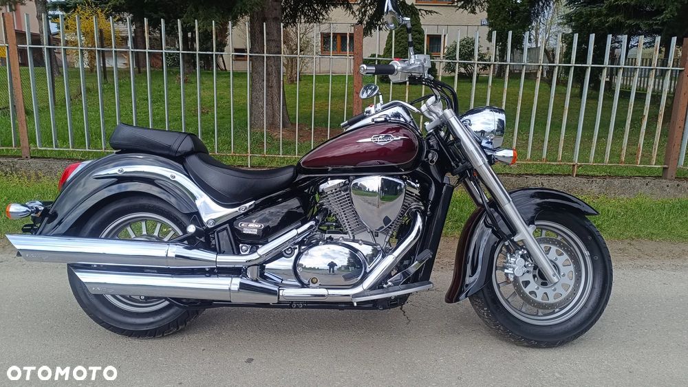 Suzuki Intruder - 2