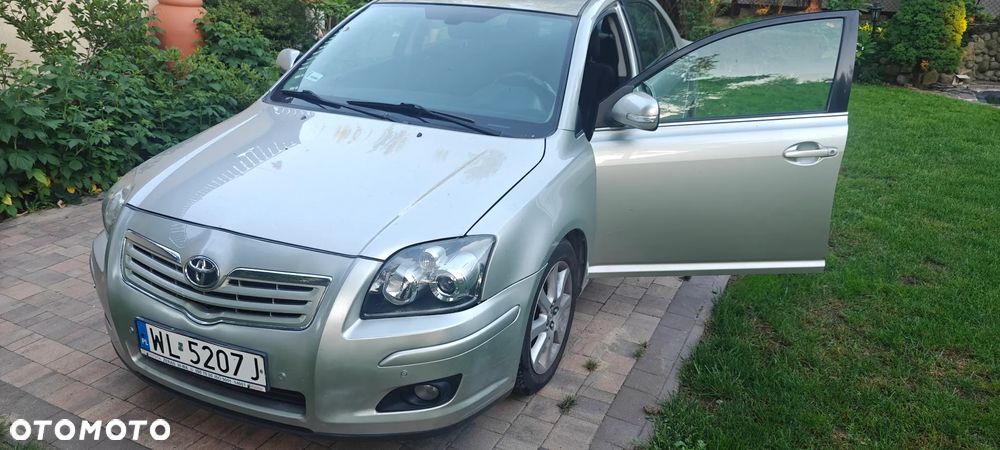 Toyota Avensis 2.0 D-4D Luna - 4