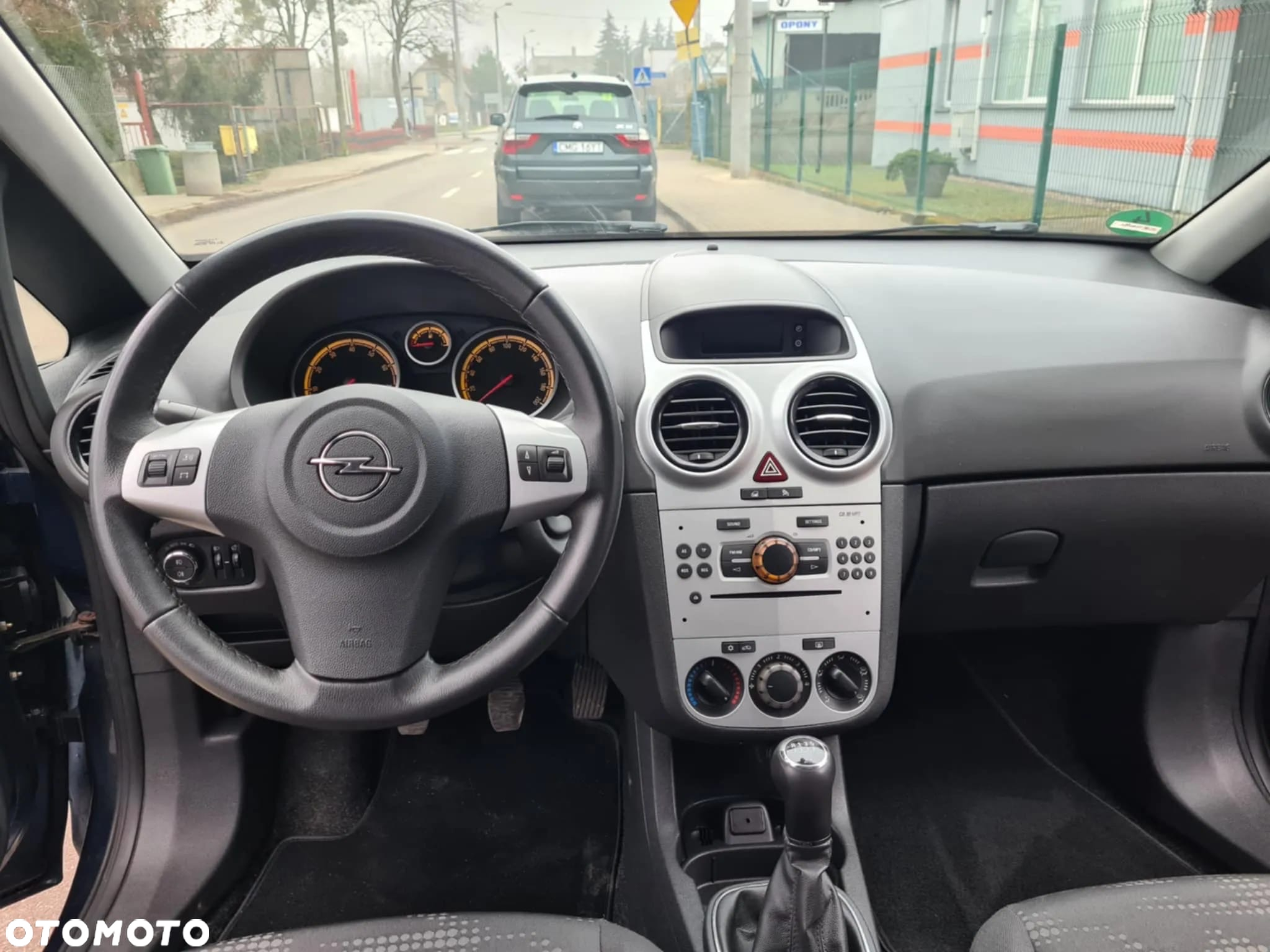 Opel Corsa 1.4 16V Innovation - 9