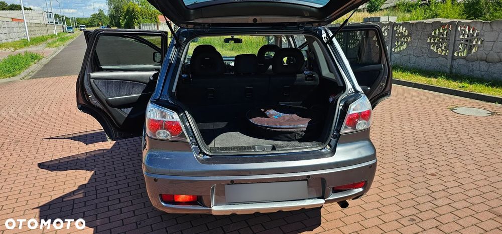 Mitsubishi Outlander 2.0 Comfort 4WD - 21