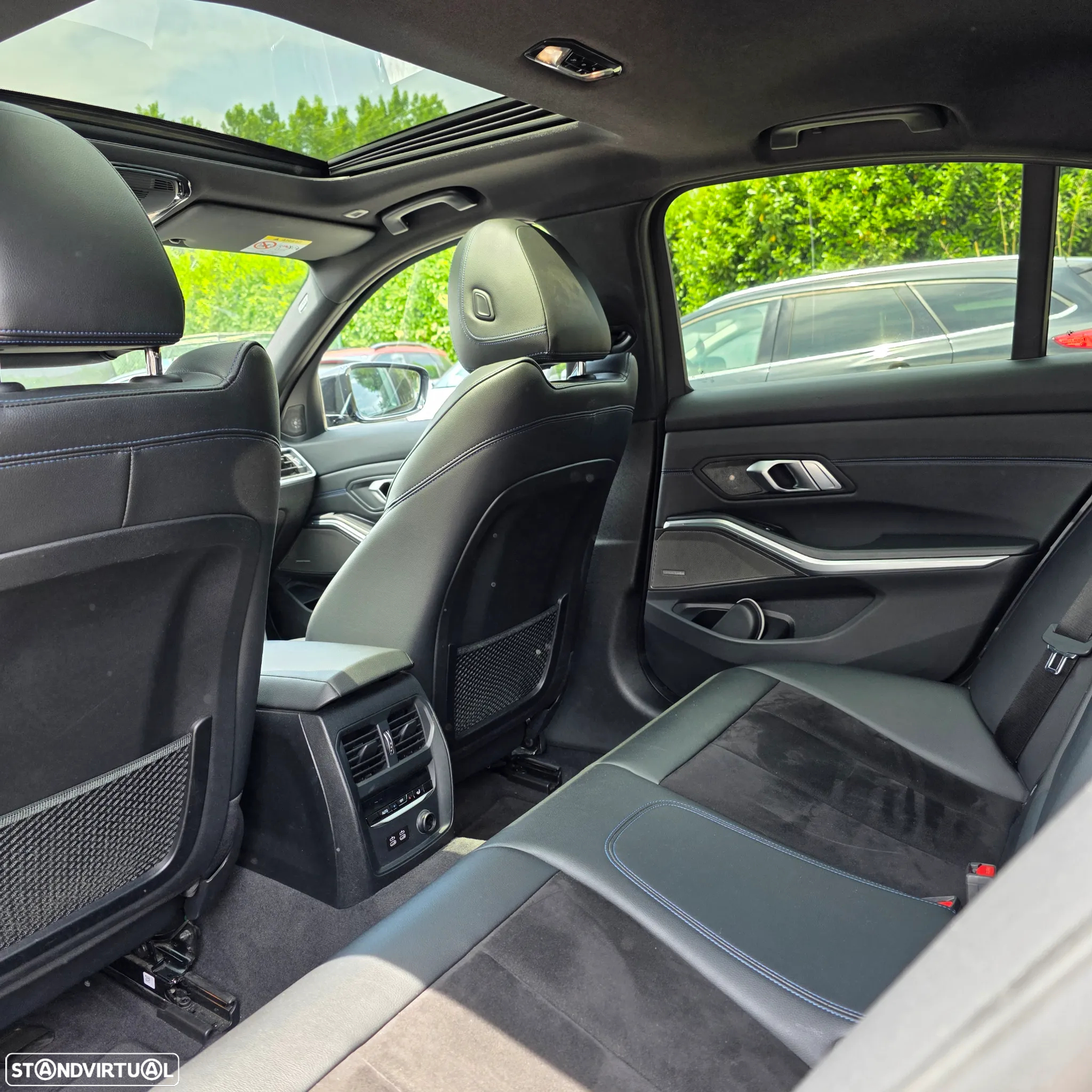 BMW 330 e Pack Desportivo M Pro Auto - 18