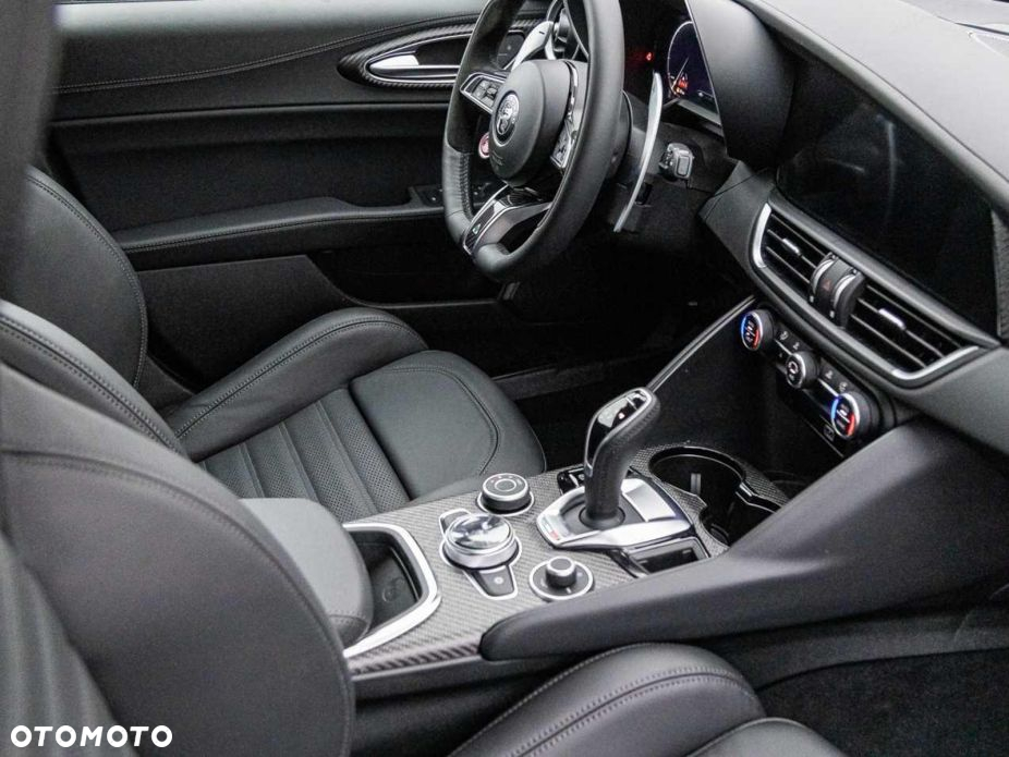 Alfa Romeo Giulia 2.9 Bi Turbo V6 Quadrifoglio - 12