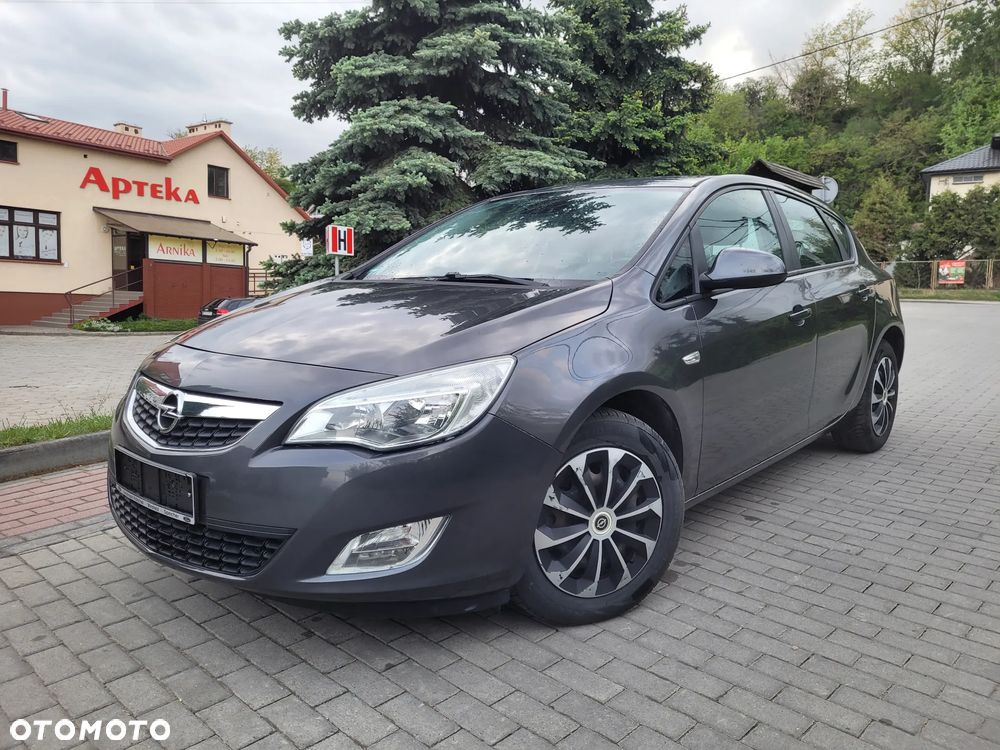 Opel Astra 1.6 Innovation - 24