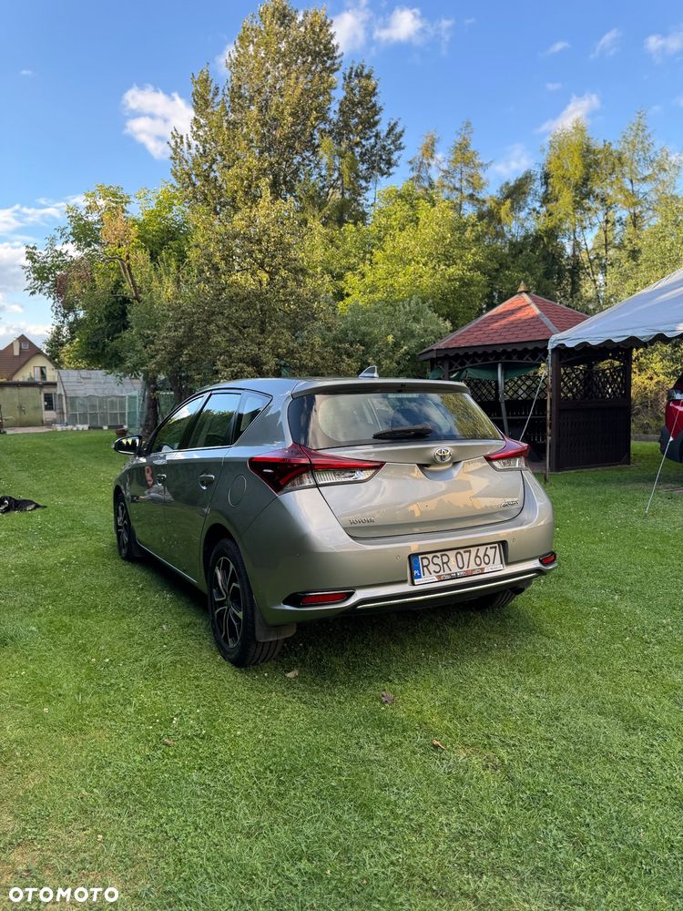 Toyota Auris 1.6 Premium Comfort - 8