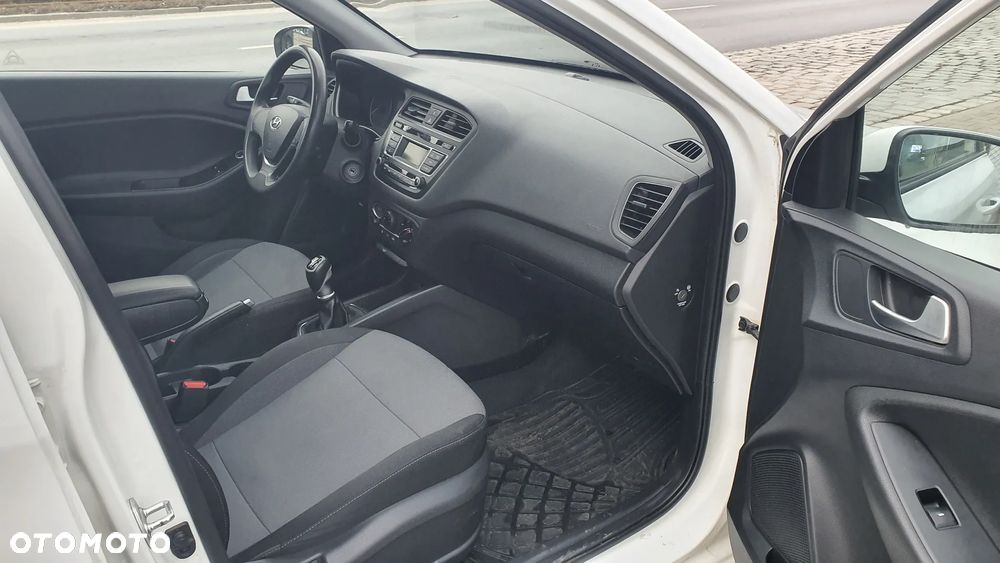 Hyundai i20 1.1 CRDi Classic + - 8