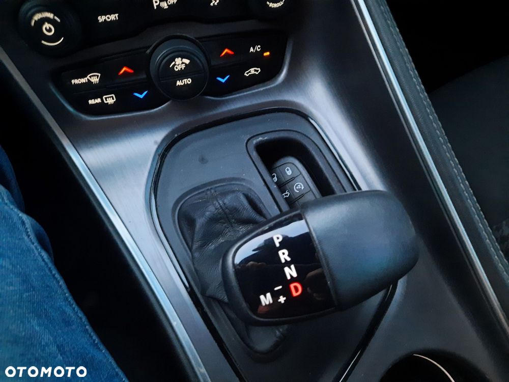 Dodge Challenger 3.6 SXT - 37