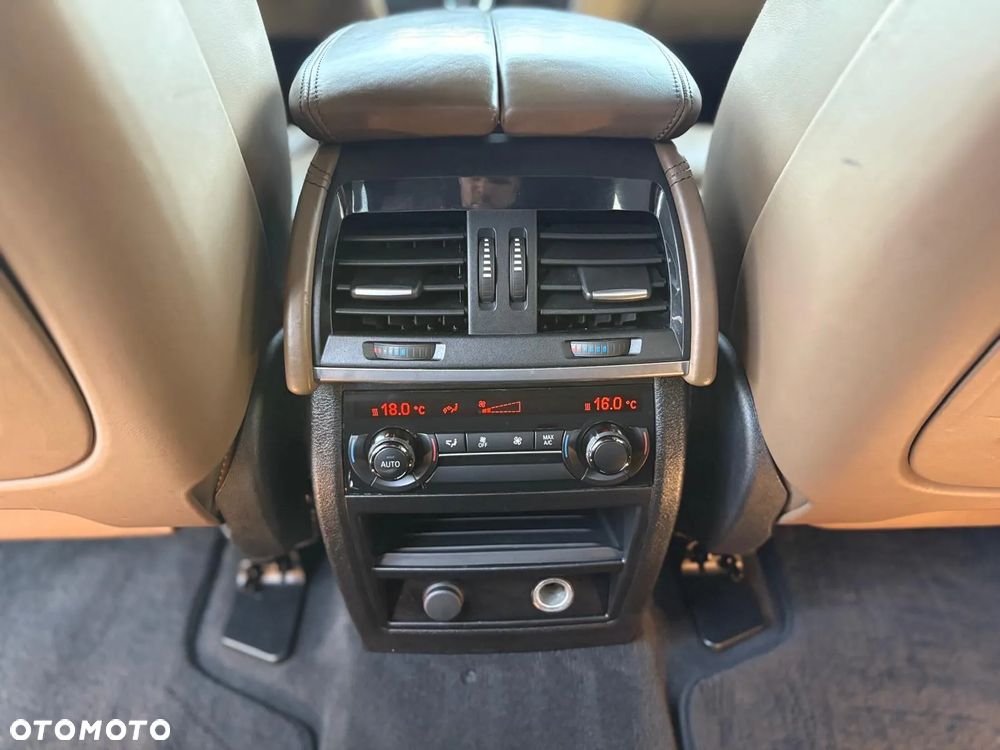 BMW X5 M M50d - 14