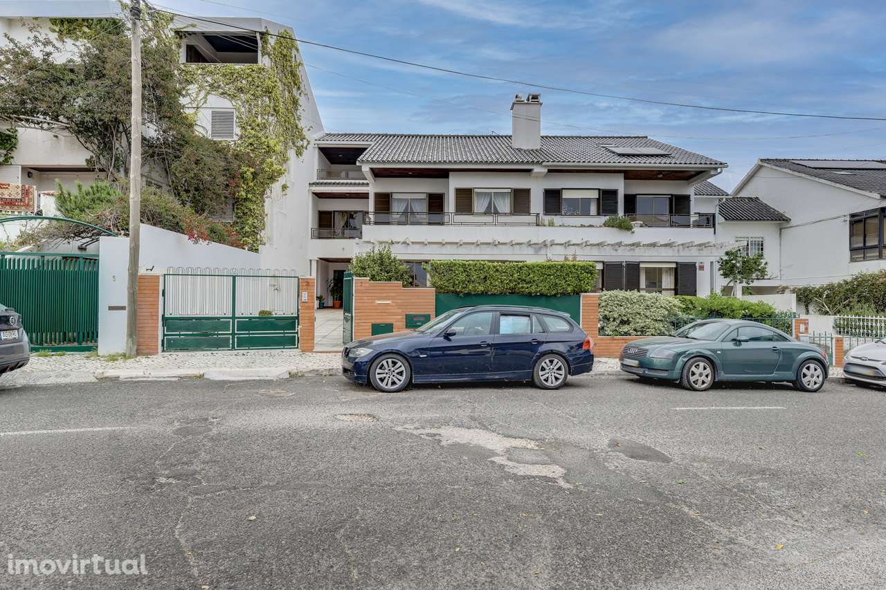 Moradia Geminada T4 em Carnaxide no concelho de Oeiras - Grande imagem: 2/41