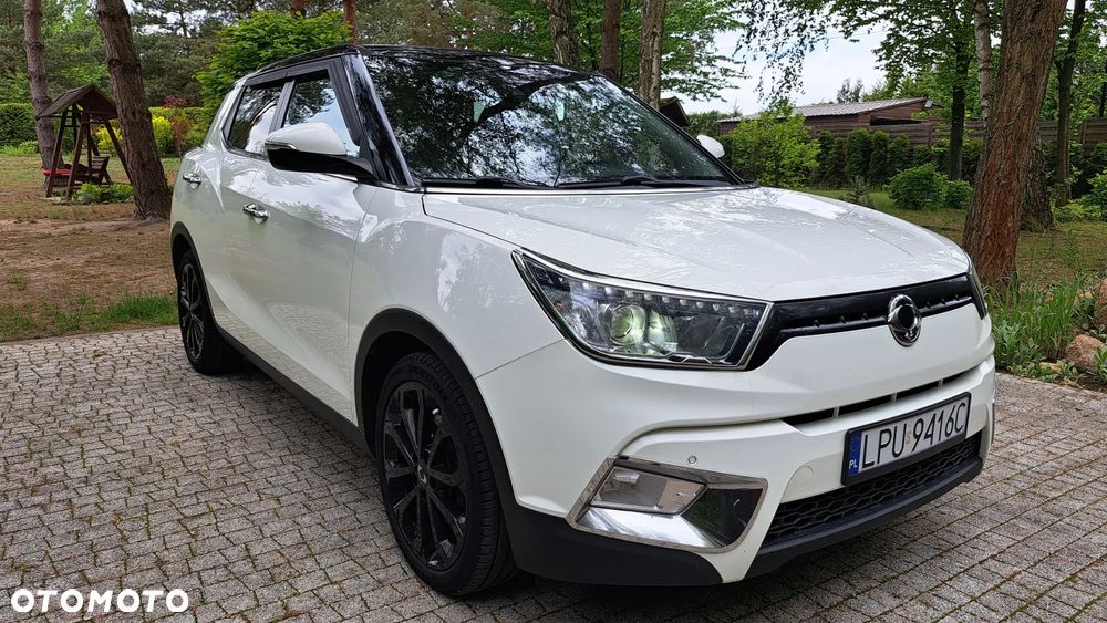 SsangYong/KGM Tivoli e-XDi 160 2WD Black+White - 1
