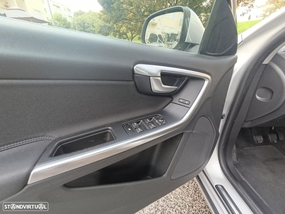 Volvo S60 2.0 D4 Momentum Start/Stop - 29