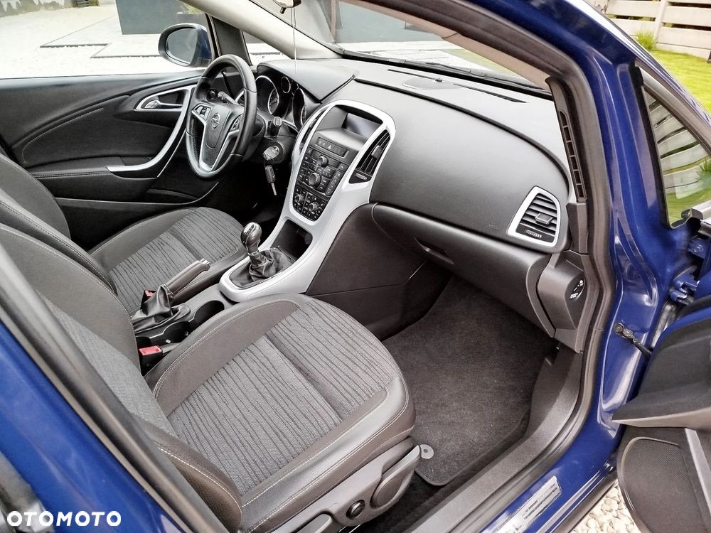 Opel Astra 1.4 Turbo 150 Jahre - 22