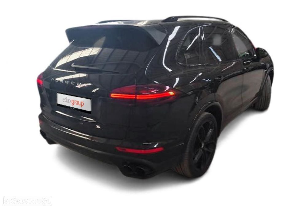 Porsche Cayenne S - 2