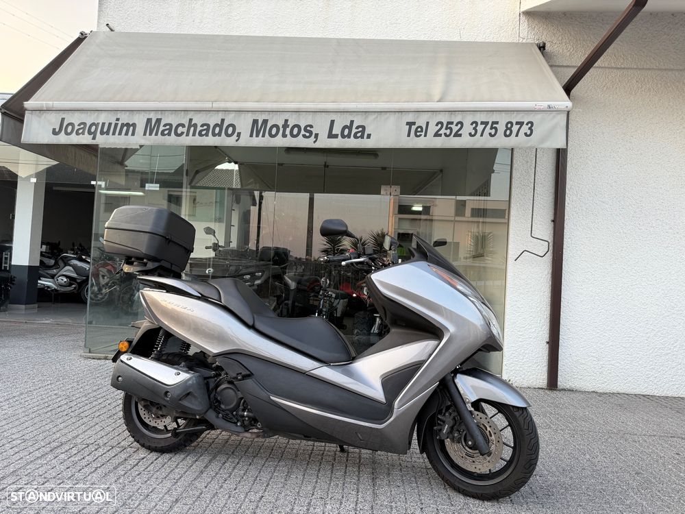 Usado Honda Forza 2017 - 2 650 EUR - Standvirtual.com