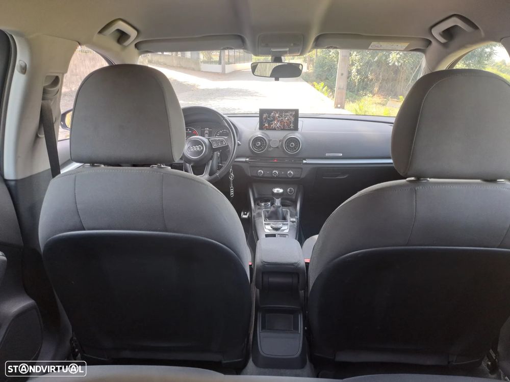 Audi A3 Sportback 1.6 TDI Design - 11