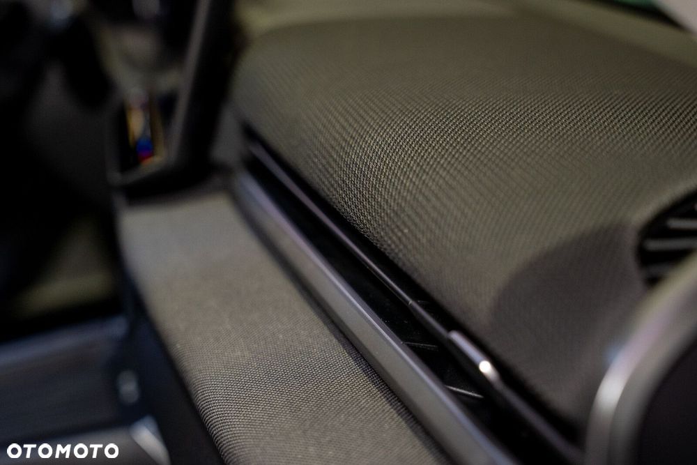 Volkswagen T-Roc - 23