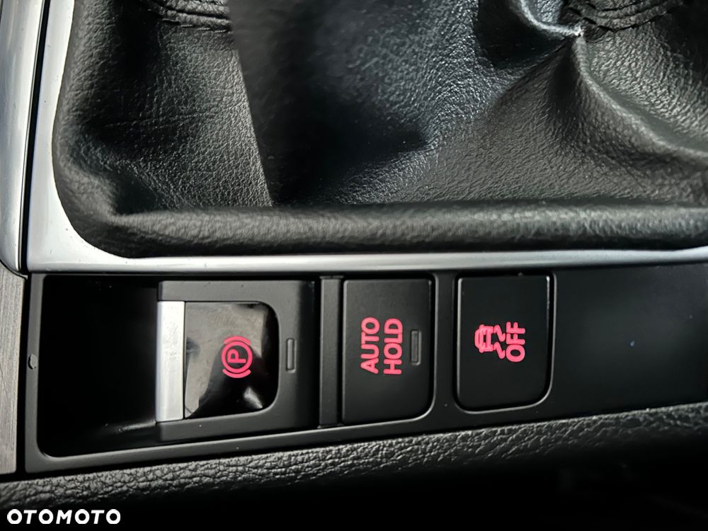 Volkswagen Passat Variant 1.6 TDI (BlueMotion Technology) Comfortline - 34