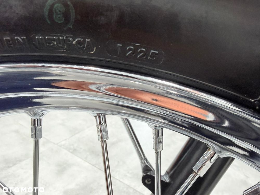 Triumph Bonneville - 19