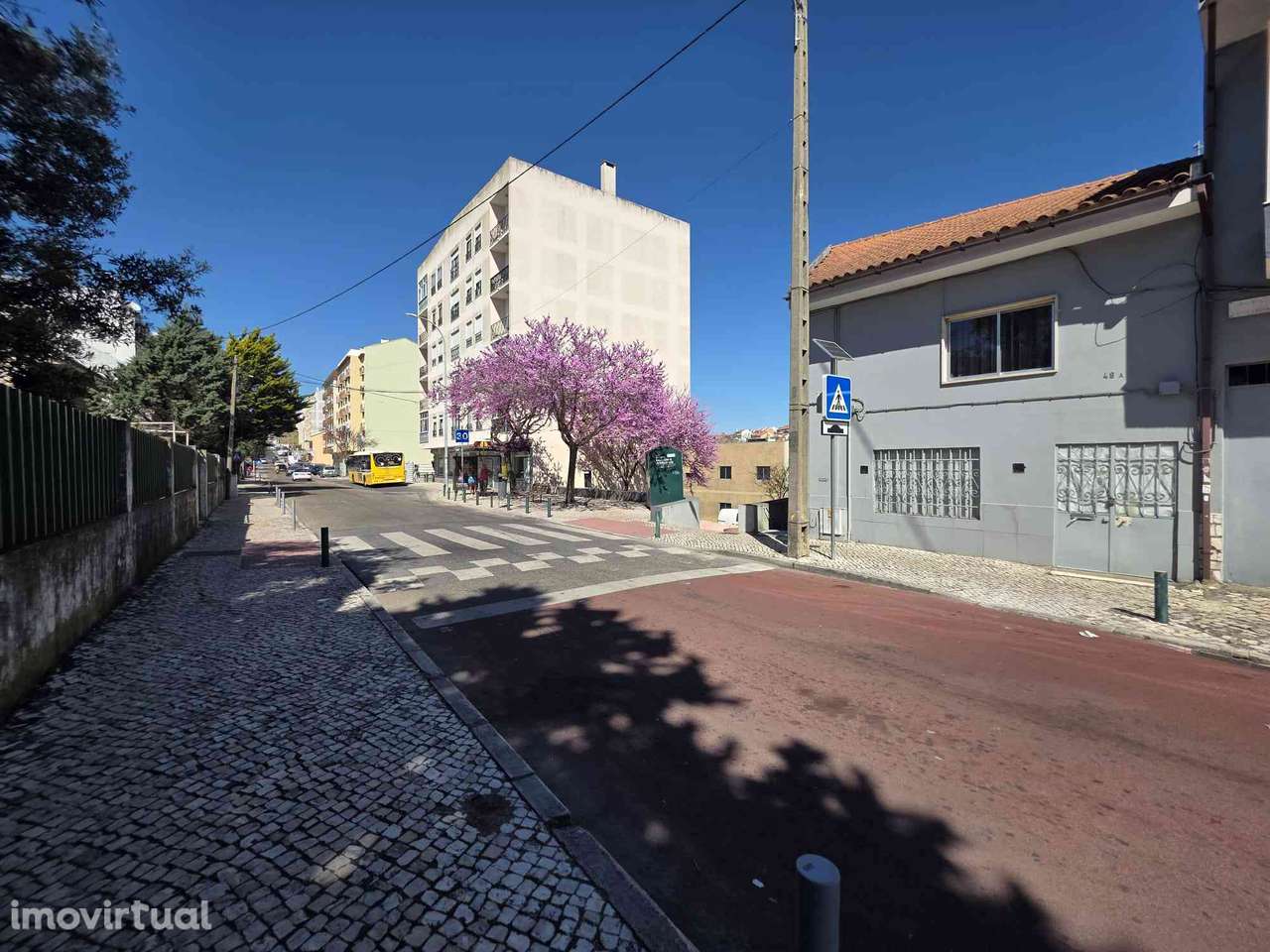 MORADIA COM 3 FRAÇÕES Casal de Cambra - Grande imagem: 2/4